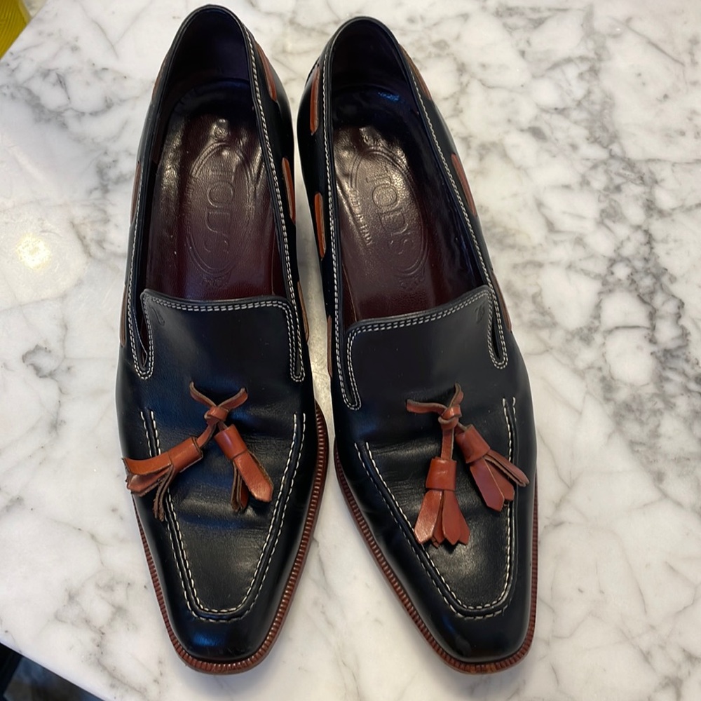 TOD’S Black pumps/ shoes sz 5.5